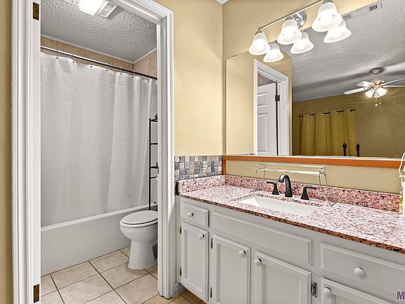 4th image of 1145/1143 Willow Dr