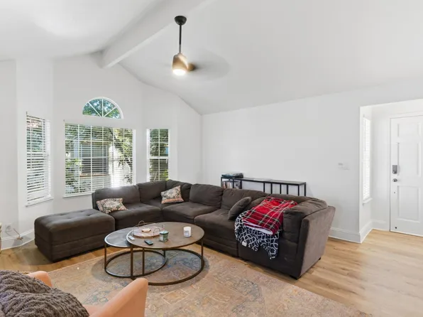 8147 N Cedar Ave APT 203, Fresno, CA 93720