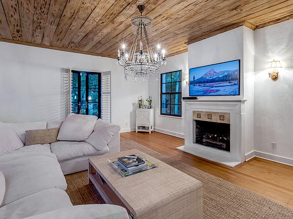 4th image of 755 Alamanda Street