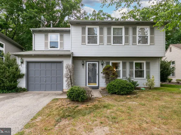 35 Woodvale Dr, Atco, NJ 08004