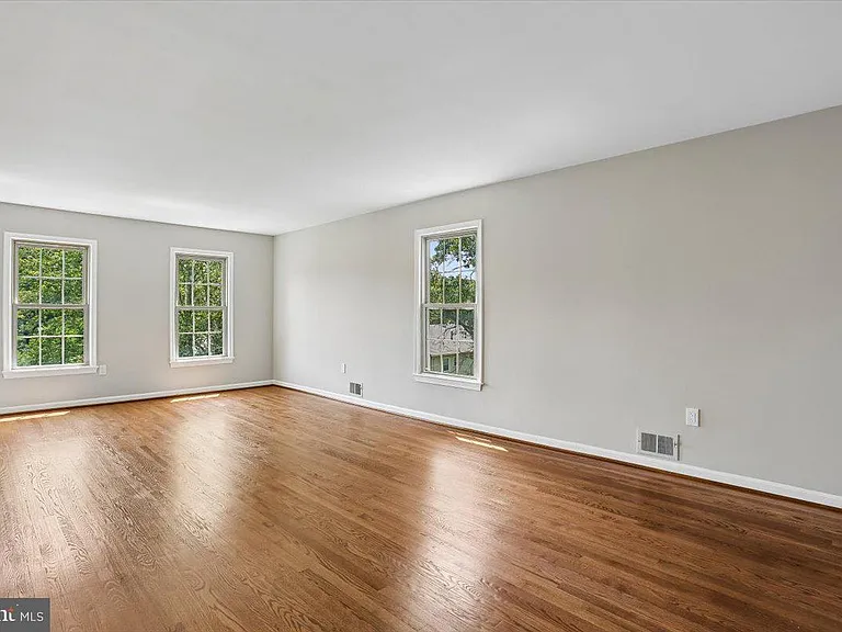 9106 Jones Mill Rd — Photo 12