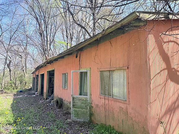 2nd image of 2943 Plum Point Rd