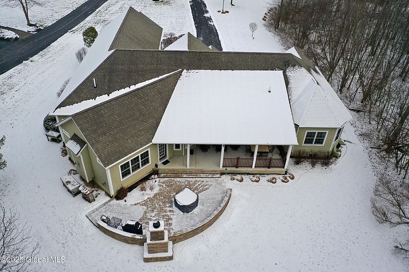 4th image of 8 Tipperary Way