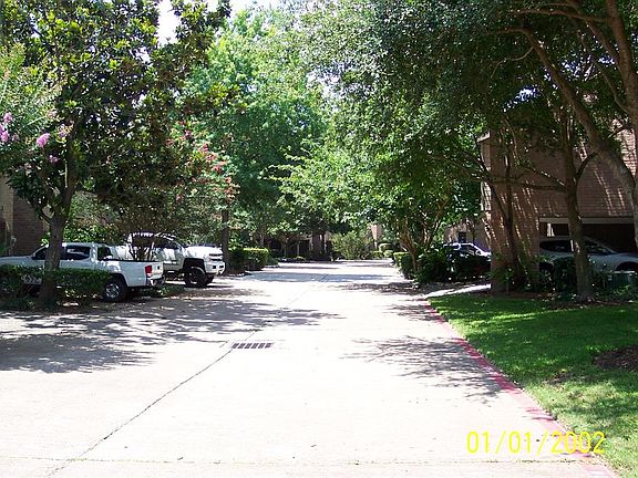 3rd image of 9400 Doliver Dr APT 30