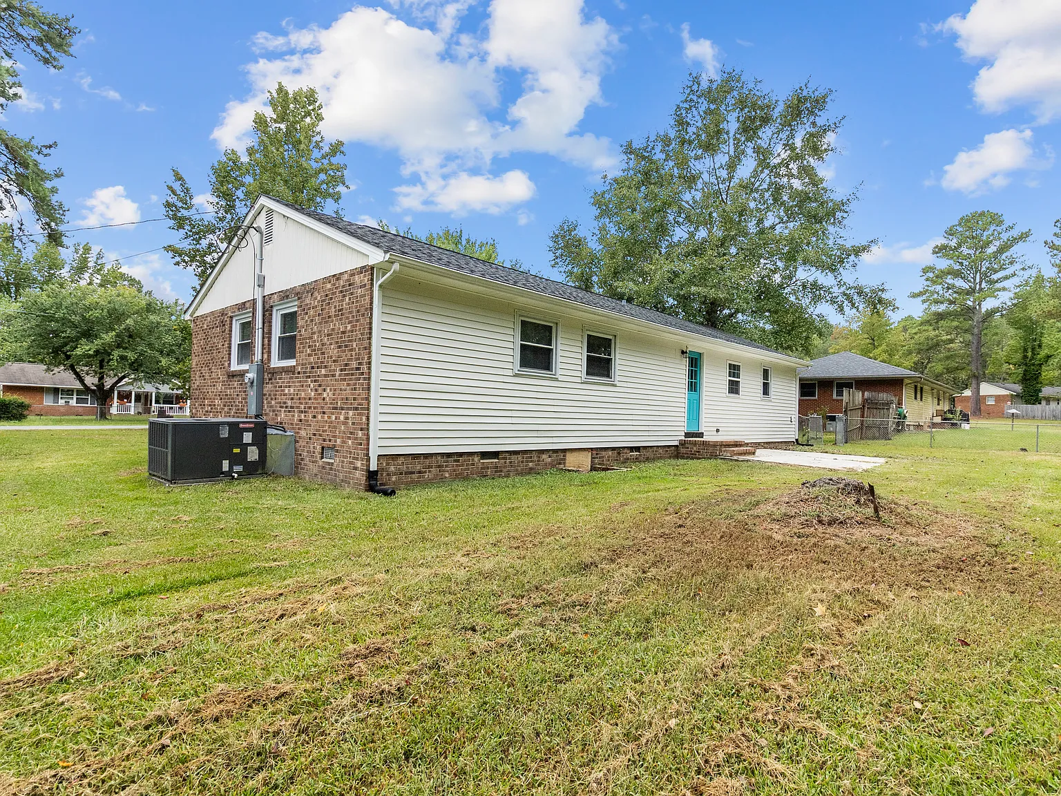 3 bed, 1325 sqft, $1,550 — Photo 4