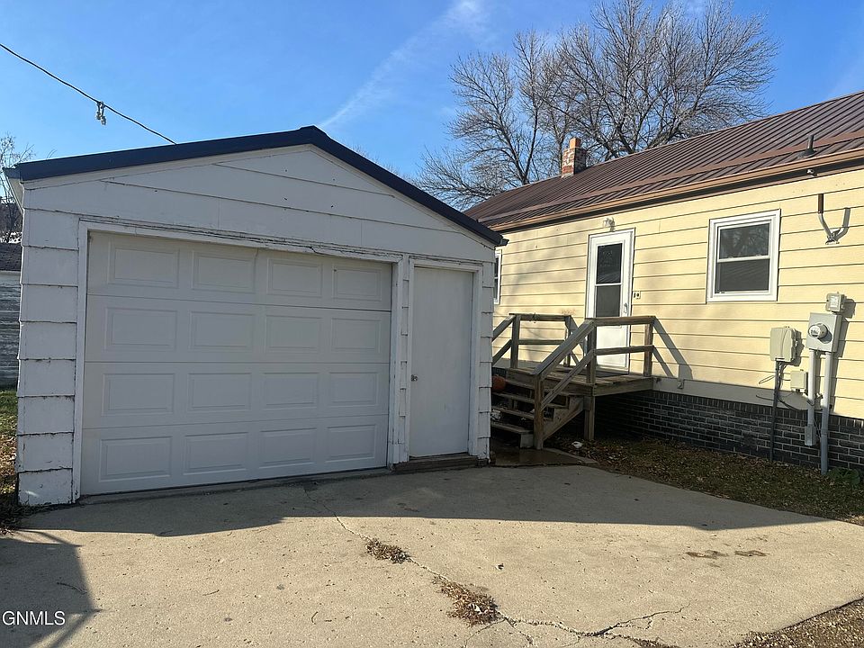 209 5th Ave, Edgeley, ND 58433 Zillow