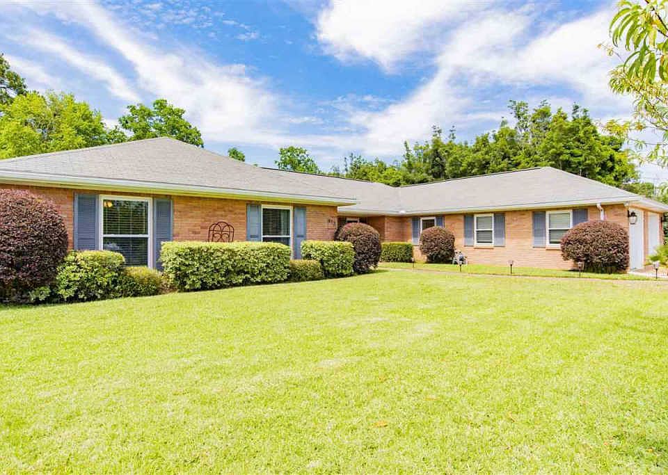 1st image of 413 Bunker Hill Dr