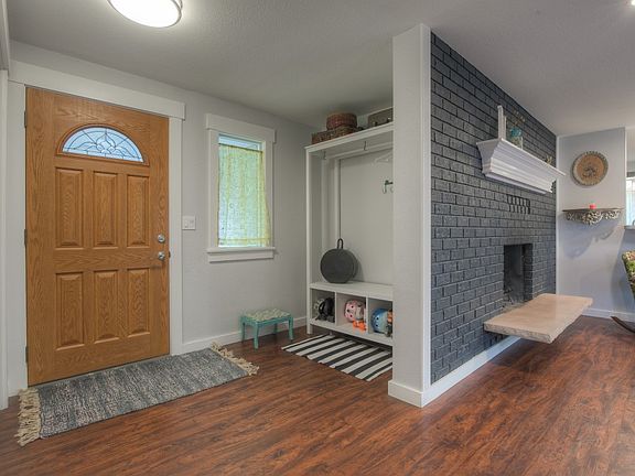 5th image of 407 Choker St SE