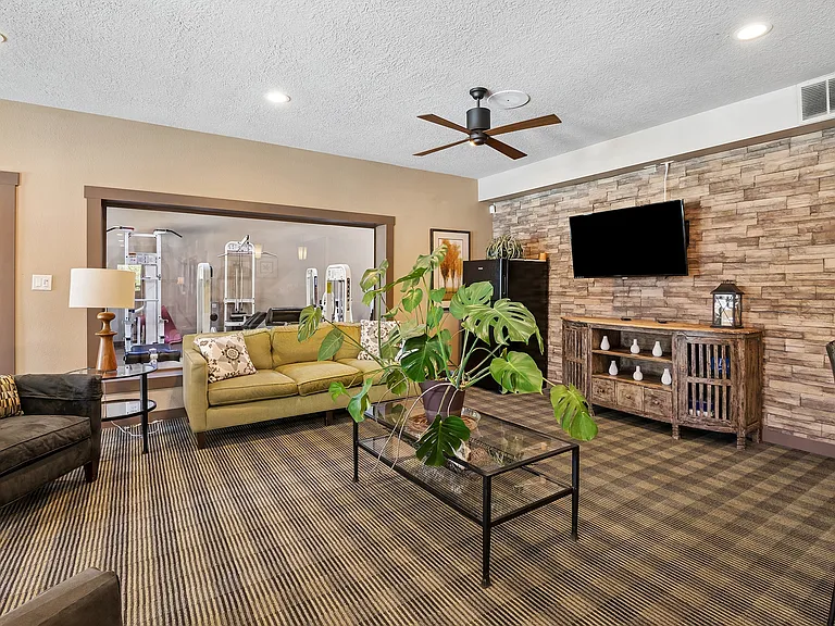 Tierra Pointe — Photo 17