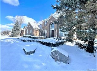 6491 Moonstone Dr, Grand Blanc, MI 48439