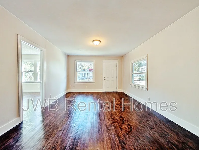 Northside — Photo 2