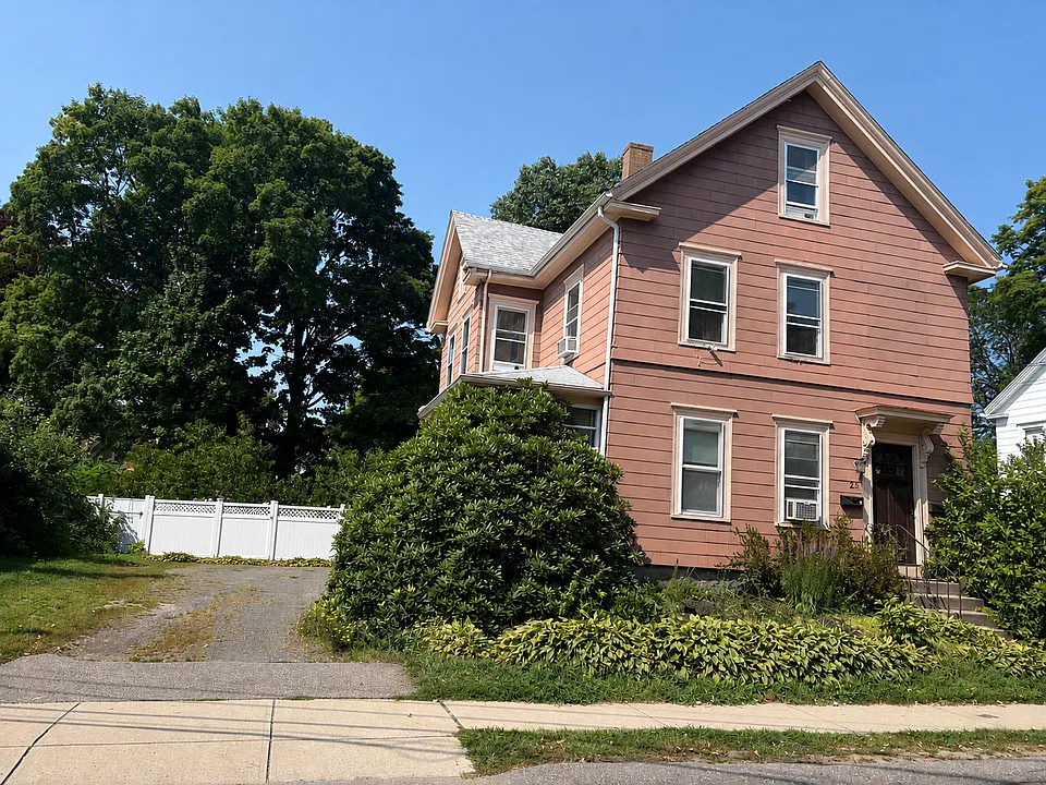 23 Pearl St #1