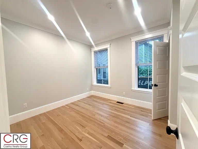 170 Webster Ave #1 — Photo 32