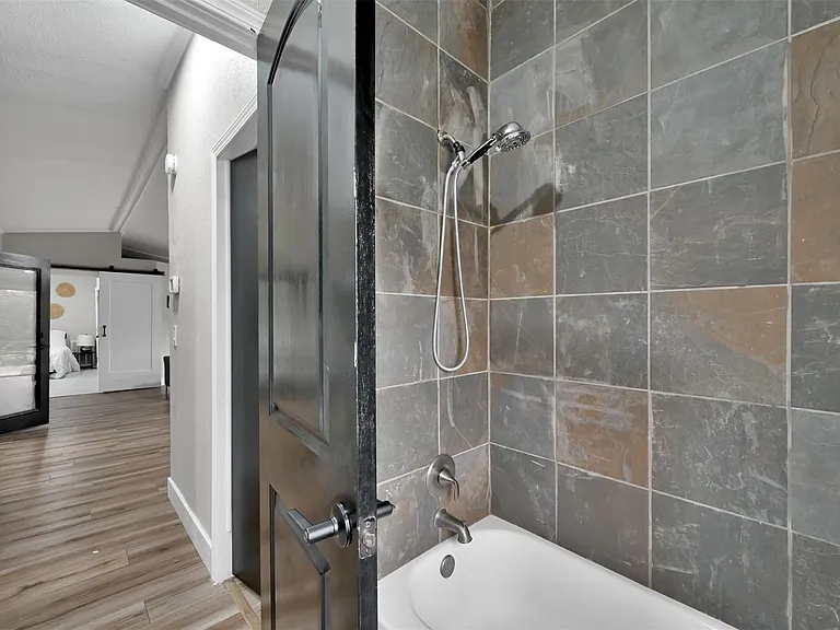 22603 Tuwa Rd — Photo 23