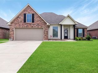 1906 Calvin Ct, Lake Charles, LA 70607