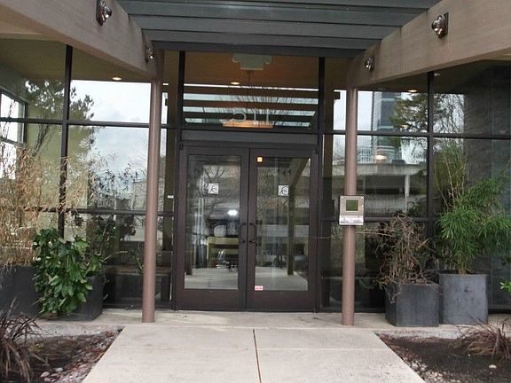 3rd image of 511 100th Ave NE APT 211