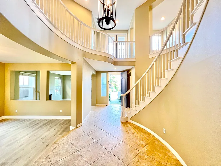 1578 Glencrest Dr — Photo 5