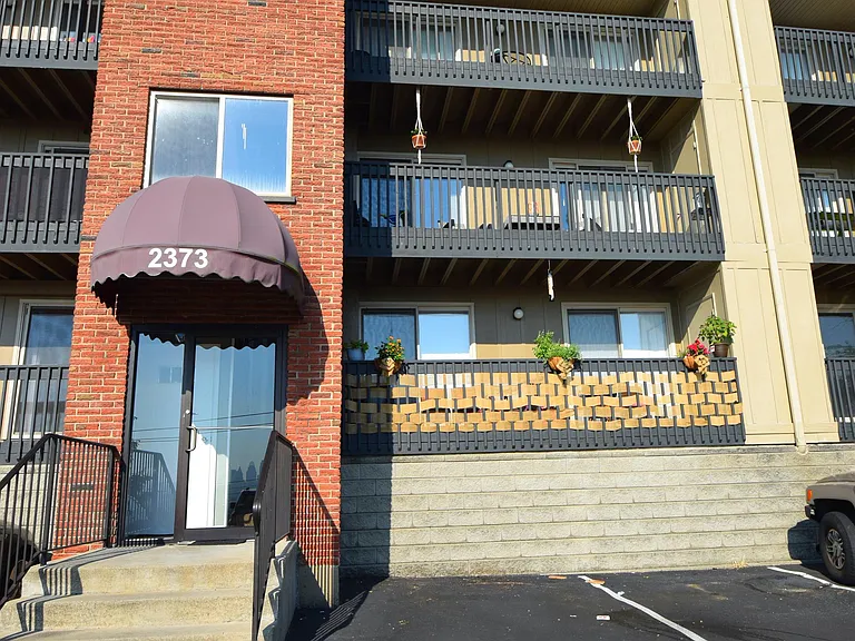 2361 Maryland Ave — Photo 12