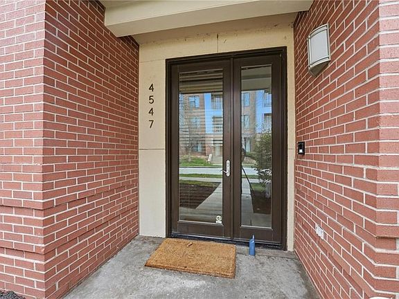 3rd image of 4547 Washington St #B-1