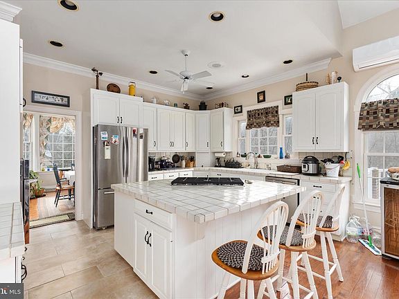 5th image of 101 Dogwood Dr
