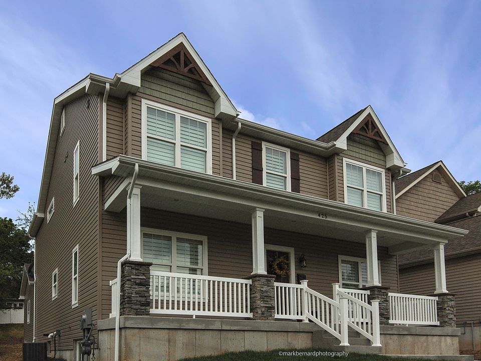 1st image of 425 Caroline Ave