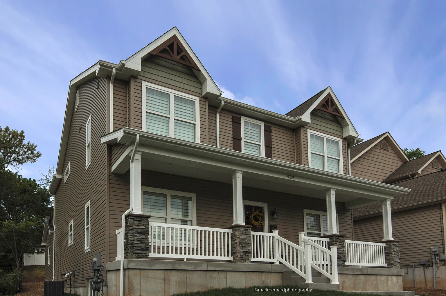 425 Caroline Ave photo 1