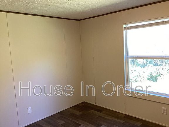 5th image of 109 Shamrock Park Dr