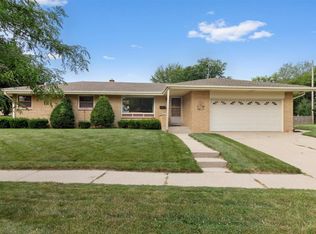 3259 S 88th St, Milwaukee, WI 53227