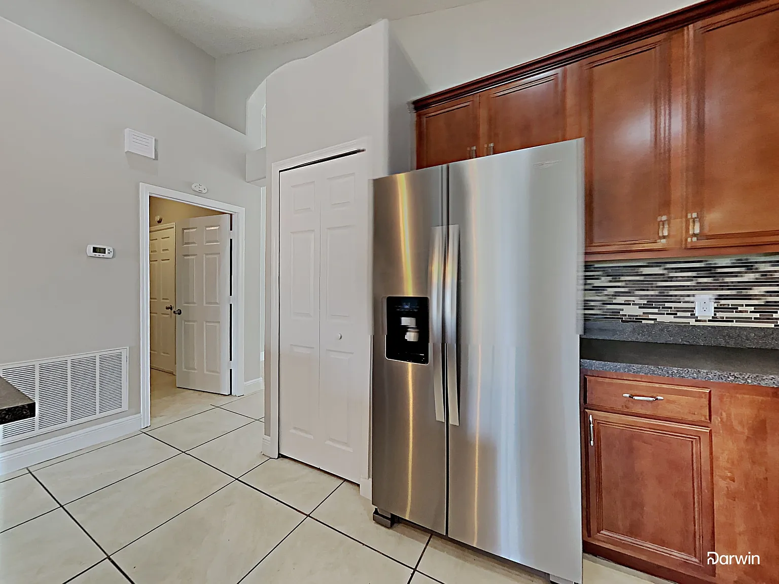4 bed, 2.0 bath, 2007 sqft, $2,750 — Photo 3