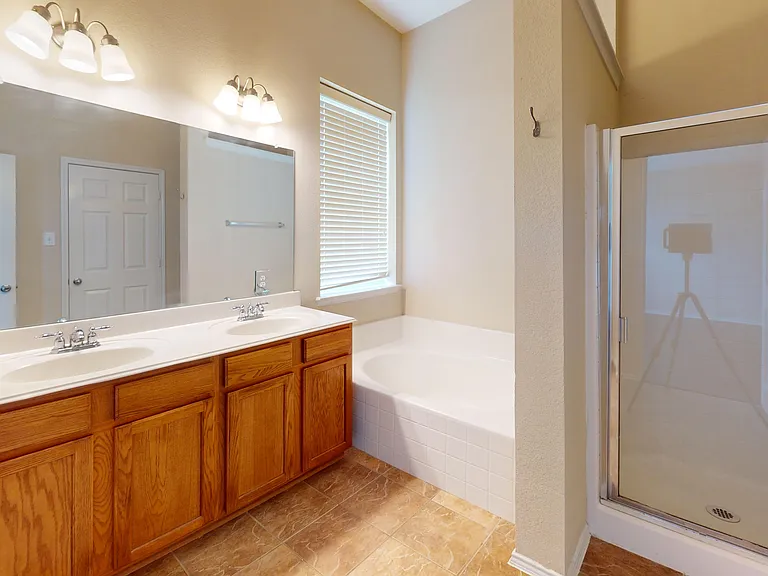 2805 Glendale Way — Photo 7