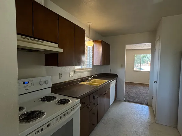 950 Glendale Dr, Las Cruces, NM 88005