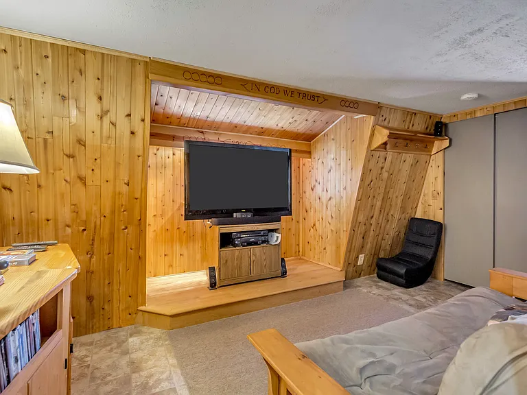 2607 N Viking Dr — Photo 8