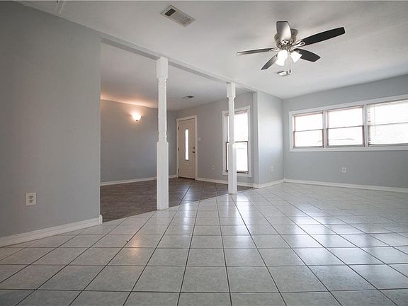 2nd image of 2836 Glenbrook Dr