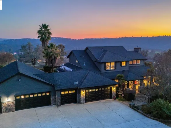 110 Bridlewood Ln, Copperopolis, CA 95228