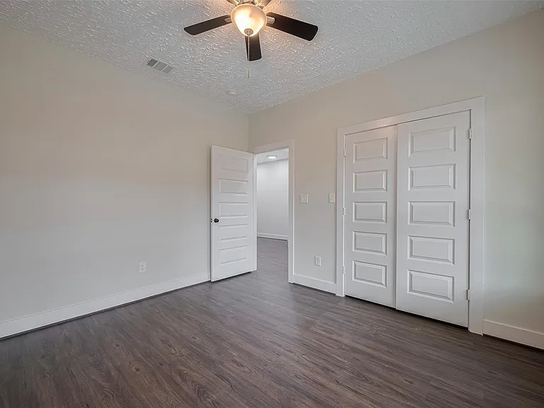 2206 Hoskins Dr — Photo 29