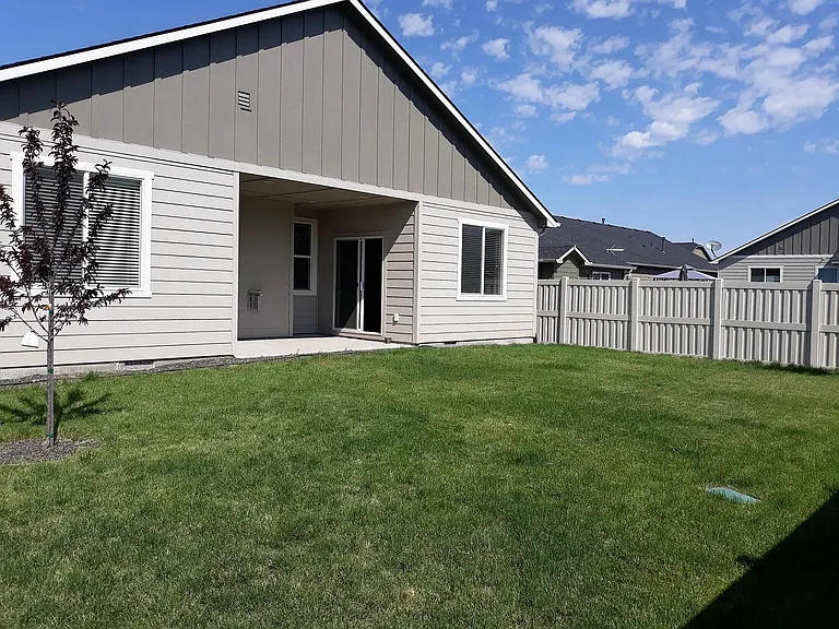 1298 N Tyra Ave — Photo 24