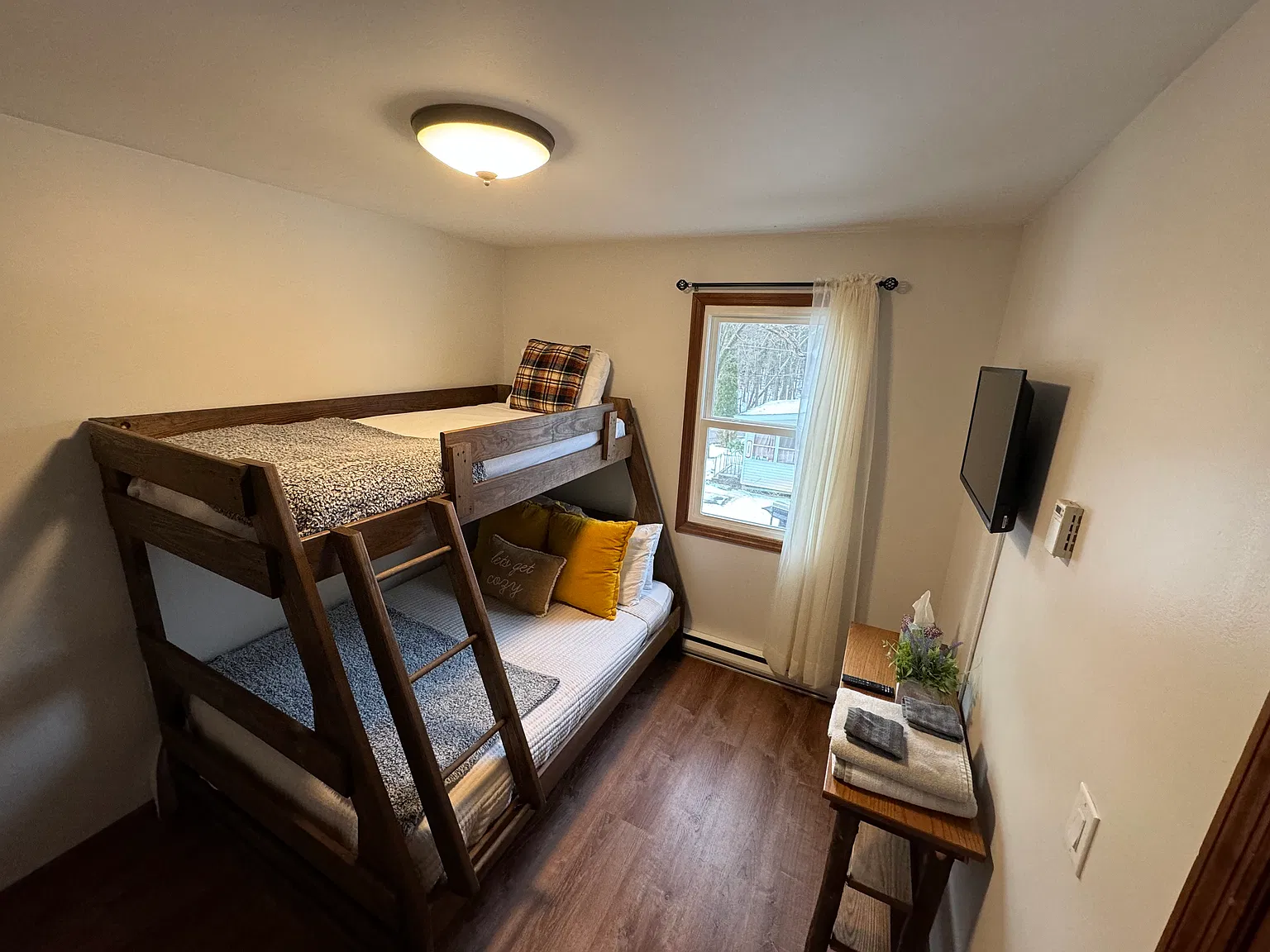 2 bed, 900 sqft, $2,450 — Photo 2