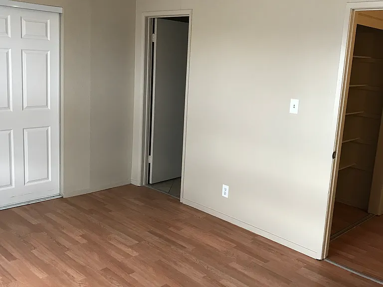 Glenn Apartments — Photo 10