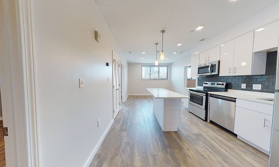 1st image of 10 Essex St #206