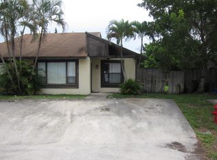 3760 Mil Pond Ct, Greenacres, FL 33463