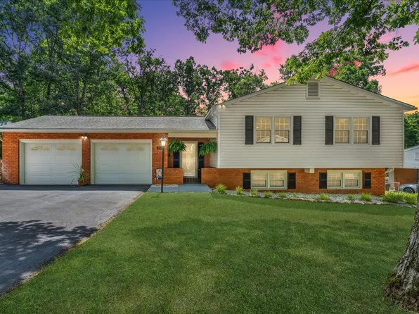 3968 Chaparral Dr, Roanoke, VA 24018