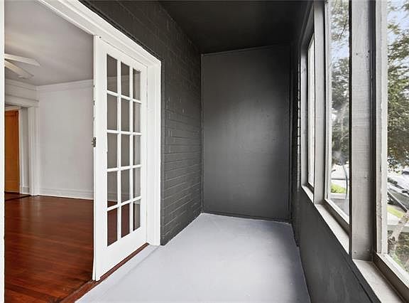 3rd image of 4126 Carondelet St #1