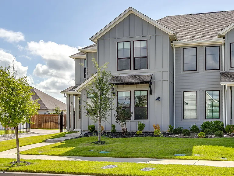 2113 Domingo Dr — Photo 4