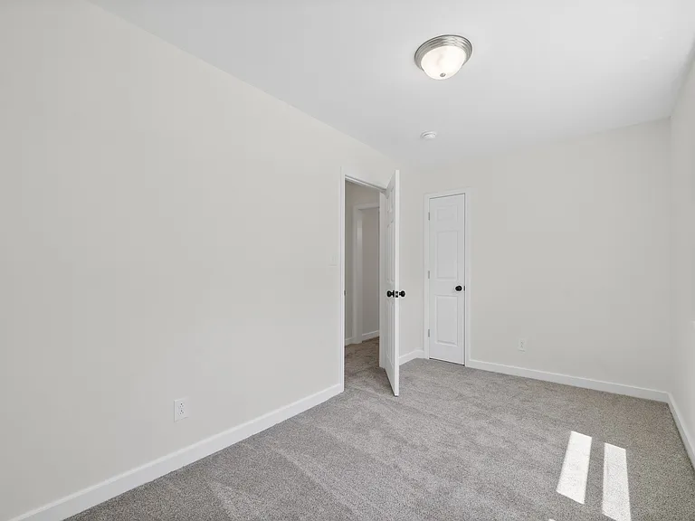 19 Chestnut Dr — Photo 13