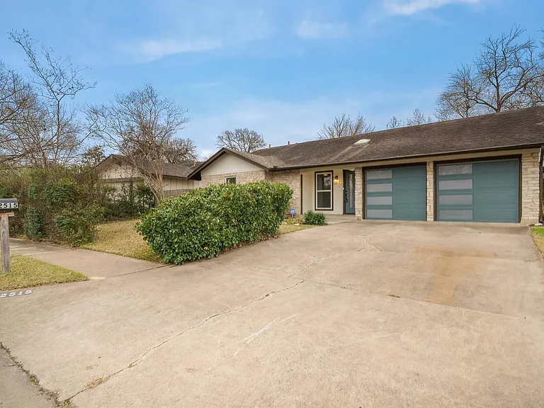 2515 Berkett Dr — Photo 29