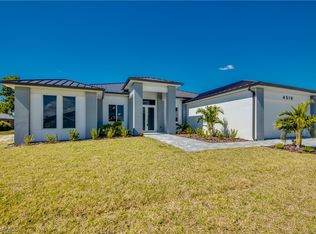 4518 SW 9th Place Cpe, Coral, FL 33914