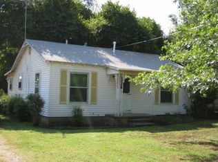 2405 Sandy Ln, Fort Worth, TX 76112