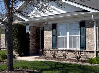 2269 Meadowcroft Ln, Grayslake, IL 60030