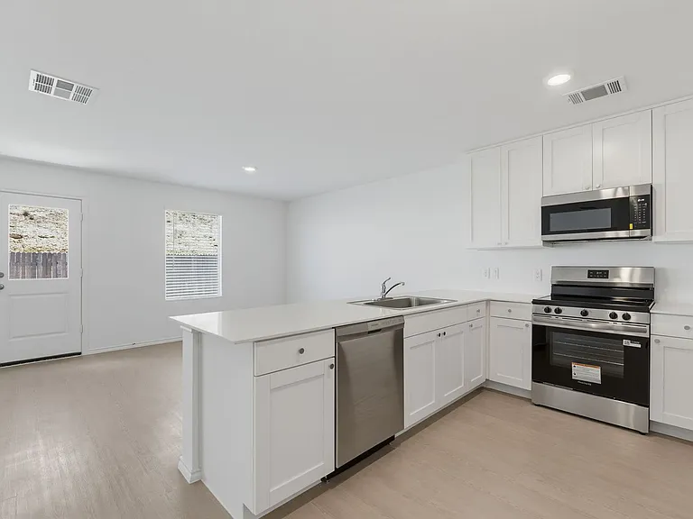 216 Ayla Marie Cv — Photo 5