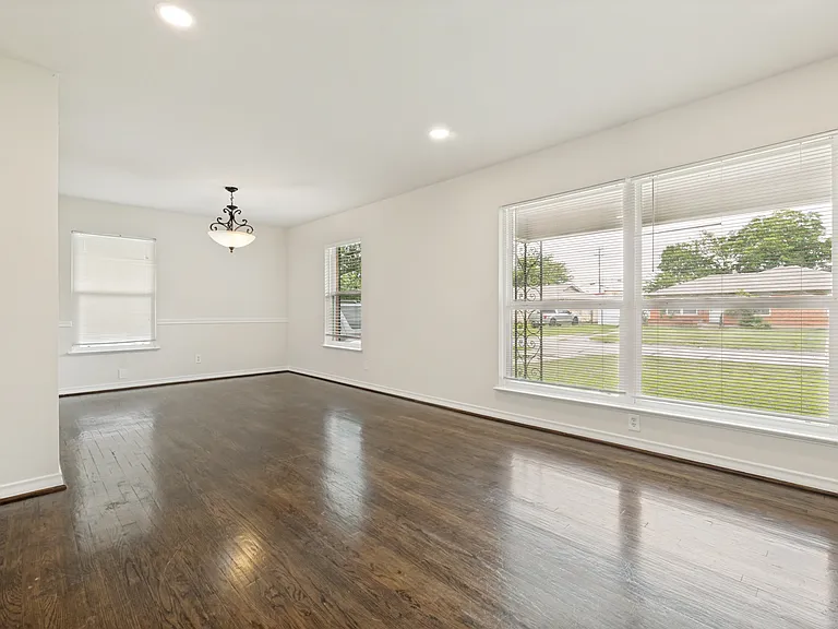 2414 San Medina Ave — Photo 11